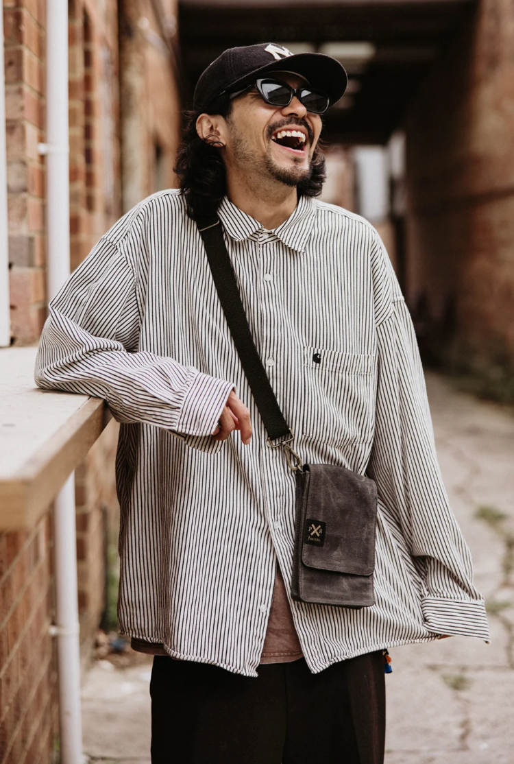 Slow Road Phone Satchel | Black - Mount Longboards