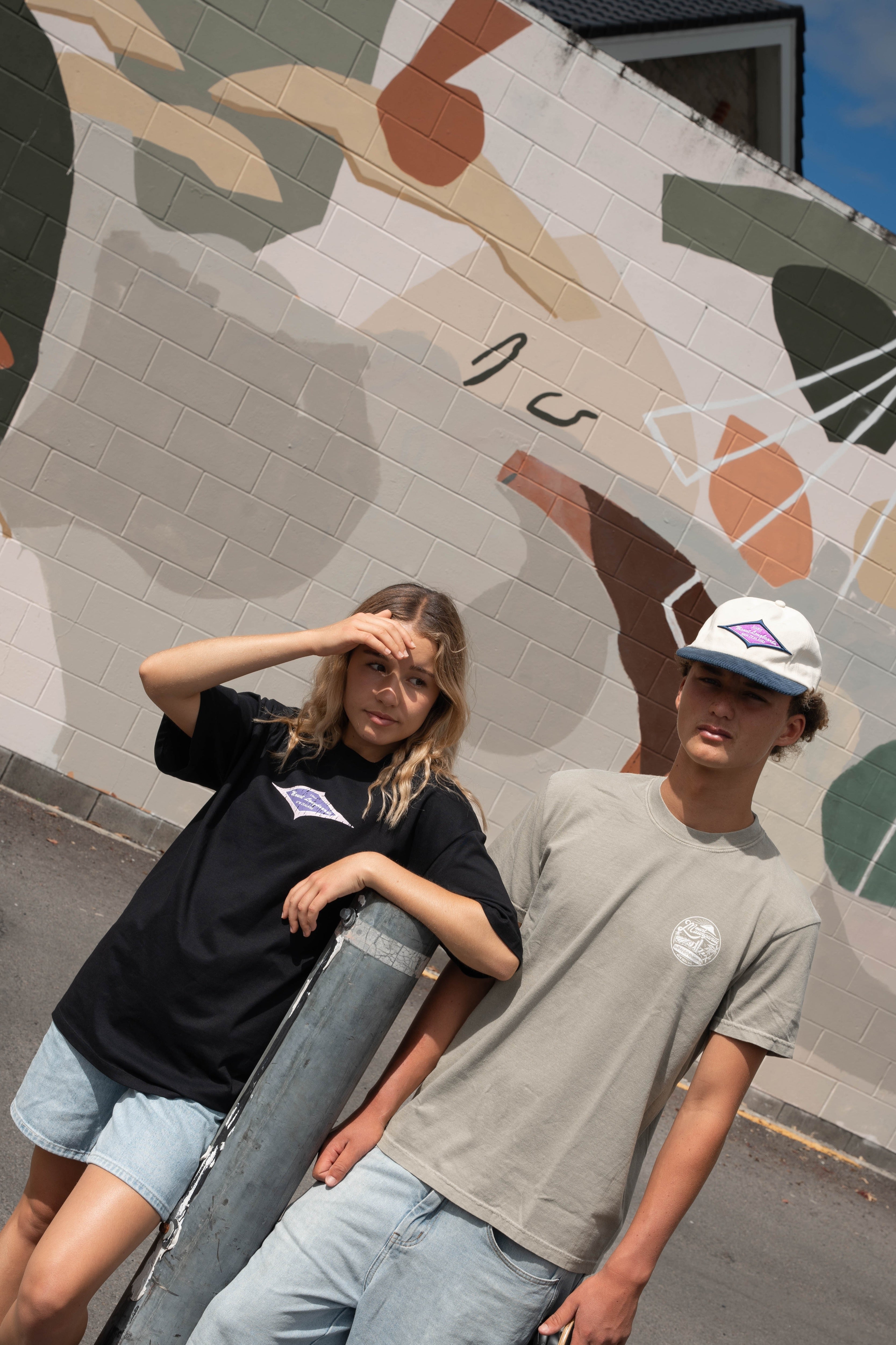 Vintage 80's Women's Oversized Tee - Black - Mount Longboards