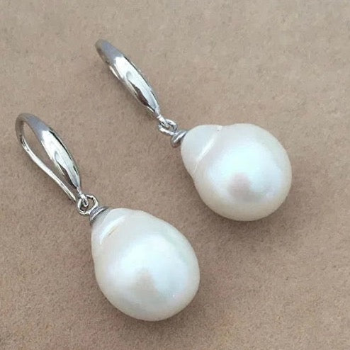 Omanu Pearl Earrings - Mount Longboards 