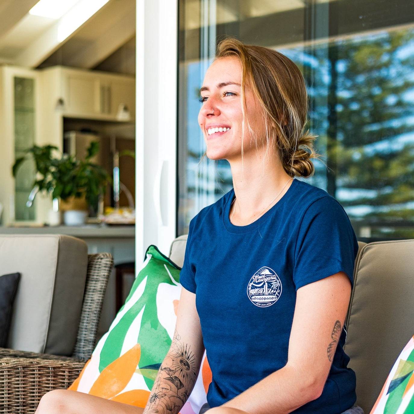 Mount Retro Women's Tee - Navy - Mount Longboards